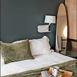 Hotel Plein Large